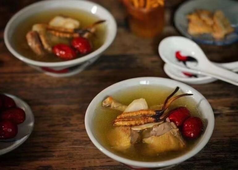 <a href=http://m.sdzhinong.com/chifa/ target=_blank class=infotextkey>冬蟲夏草的吃法</a>