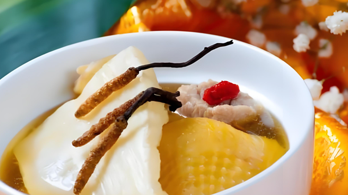 <a href=http://m.sdzhinong.com/yangsheng/ target=_blank class=infotextkey>冬蟲(chóng)夏草的作用</a>有哪些