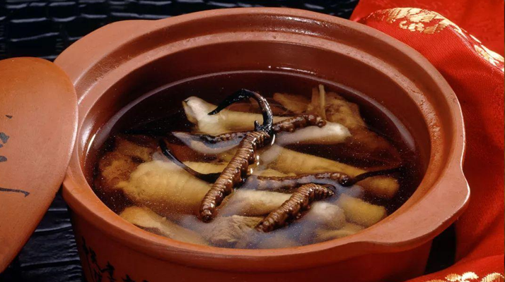 糖尿病可服用冬蟲夏草嗎？科學(xué)解析其調(diào)理價(jià)值與注意事項(xiàng)