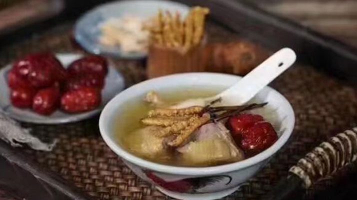 冬蟲(chóng)夏草補(bǔ)腎:傳統(tǒng)認(rèn)知與科學(xué)視角的解讀