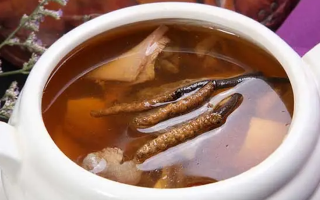 東強(qiáng)堂蟲草清燉團(tuán)魚：秋冬滋補(bǔ)硬菜，一口鮮醇養(yǎng)身心